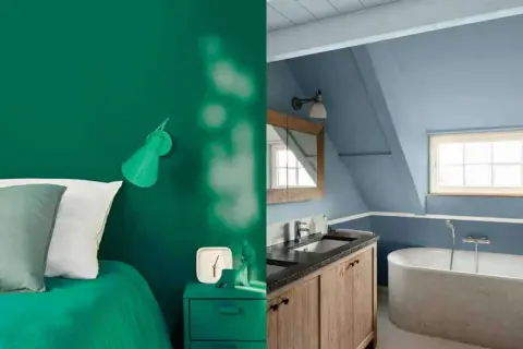 Chambre verte avec un lit et une lampe, et salle de bain bleue avec baignoire et lavabo. Les murs sont recouverts d'une peinture mat ou satin.