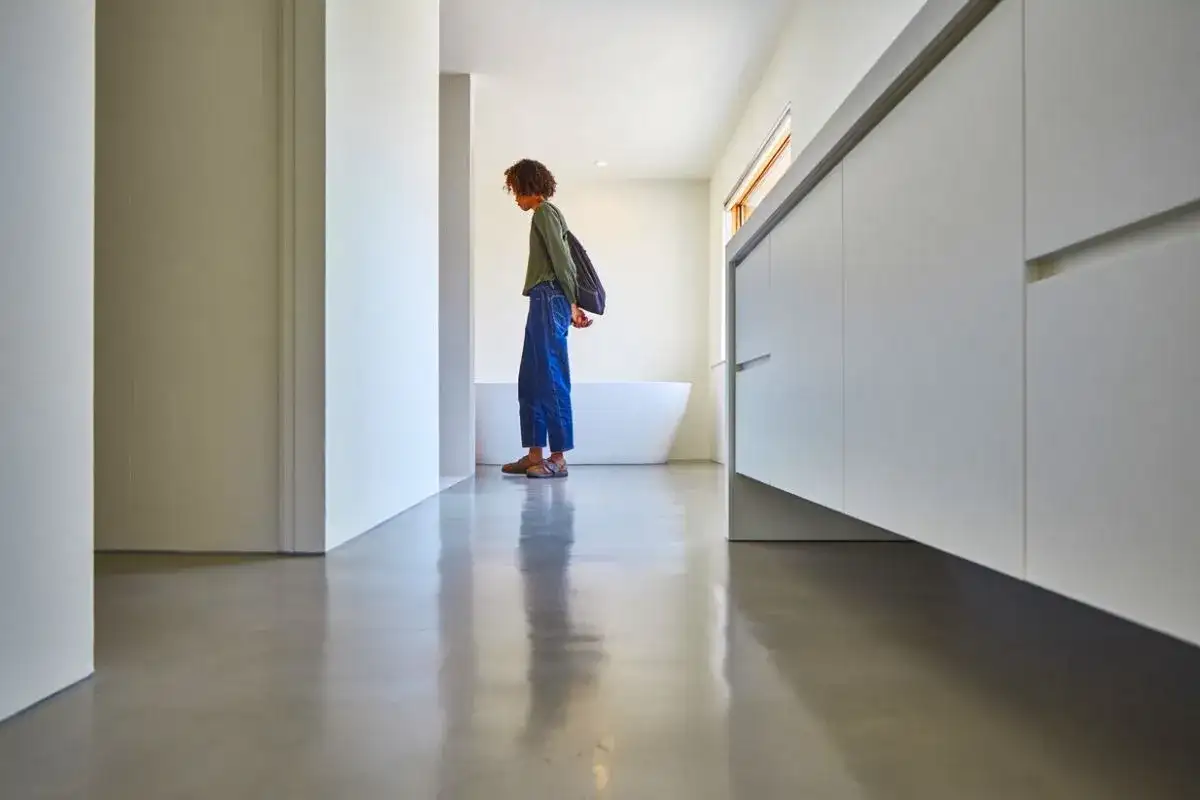 Béton ciré au sol - prix, pose et points à vérifier