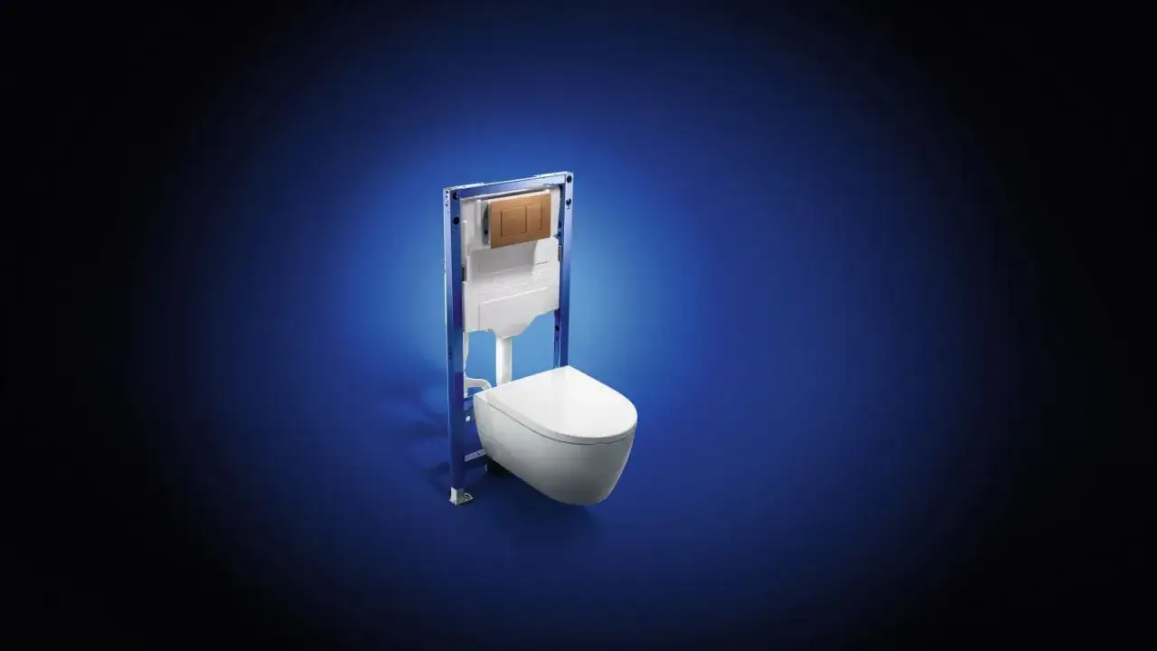 Chasse d'eau encastrée Geberit, avec cuvette suspendue, prête pour une installation moderne et épurée.